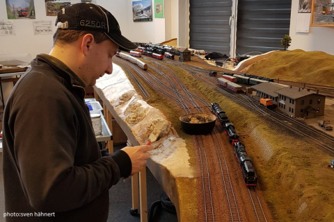 Ralf Fleischer beim Landschaftsbau.