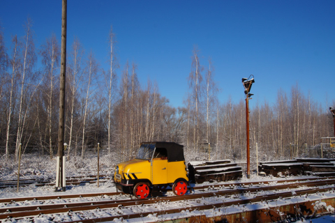 Schienentrabi und Winter schließen sich eigentlich aus. Thomas Krauß nutzte am 2. Weihnachtsfeiertag allerdings das schöne Winterwetter für einen Fototermin. Foto: Thomas Krauß 