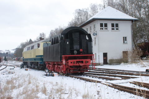 Im Eisenbahnmuseum angekommen, beobachte Axel Schlenkrich mit seiner Kamera die Rangierarbeiten. Foto: Axel Schlenkrich