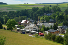 Am 11. Juni 2022 organisierte der VSE für die Nickelhütte Aue eine Sonderzugfahrt. Als Zuglok kam 363 678-4 von Railsystems RP GmbH zum Einsatz. Während der Zug im Bahnhof Markersbach pausiert, betätigte Steffen Schmidt den Auslöser seiner Kamera. Fo