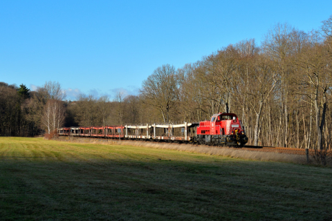 Steffen Schmidt beobachtete mit seiner Kamera am 3. Januar 2023 Nahe Weißbach die Zuführung weiterer Wagen zur Abstellung im Eisenbahnmuseum Schwarzenberg. Foto: Steffen Schmidt