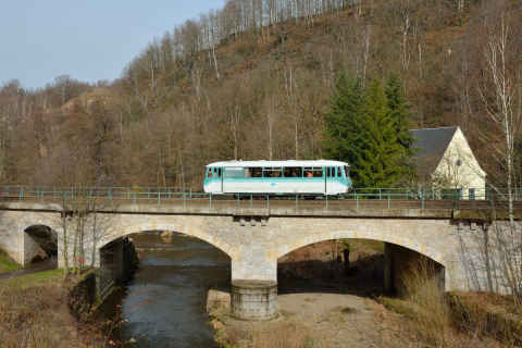 Der LVT 772 312 von Eisenbahnnostalgie Vogtland brachte am 29.02.2020 eine Reisegruppe von Schwarzenberg nach Altenburg. Die Fahrgäste besuchten die dortige Brauerei und ihr sehenswertes Museum.  Foto: Steffen Schmidt